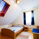 Rustic Charm With Sauna - Five Bedroom With Sauna بيت للعطل