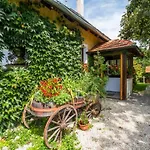 بيت للعطل Rustic Charm With Sauna - Five Bedroom With Sauna *