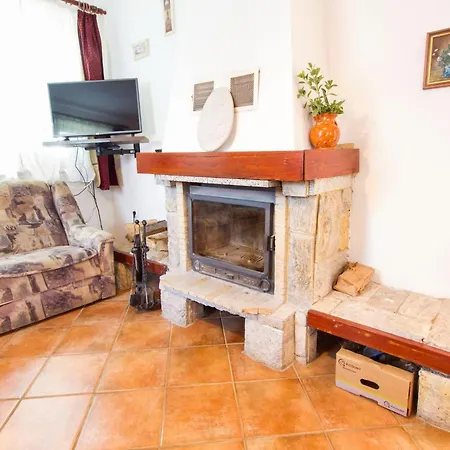 Rustic Charm With Sauna - Five Bedroom With Sauna *