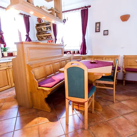 Semesterbostad Rustic Charm With Sauna - Five Bedroom With Sauna Bizeljsko