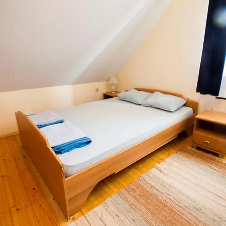 Rustic Charm With Sauna - Five Bedroom With Sauna *