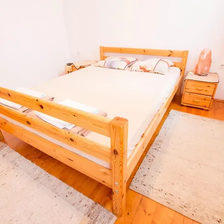 Rustic Charm With Sauna - Five Bedroom With Sauna *