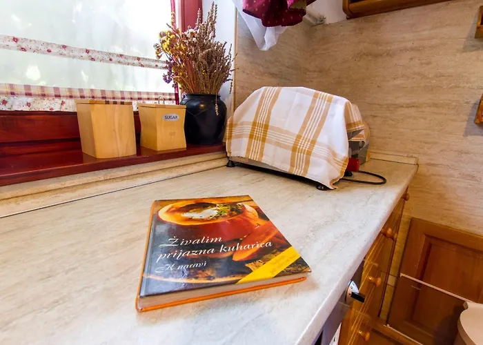 Rustic Charm With Sauna - Five Bedroom With Sauna *