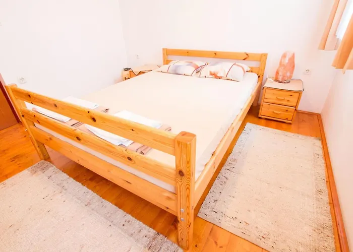 Rustic Charm With Sauna - Five Bedroom With Sauna *