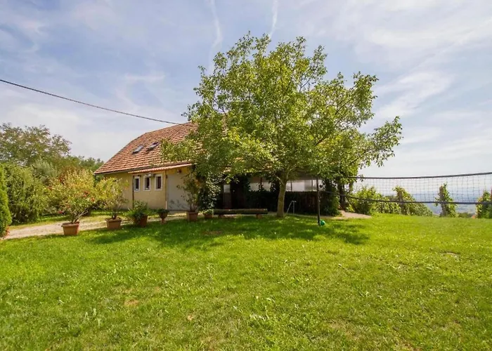 Rustic Charm With Sauna - Five Bedroom With Sauna Semesterbostad